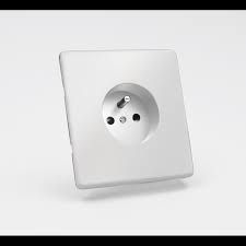 Prise de courant murale simple